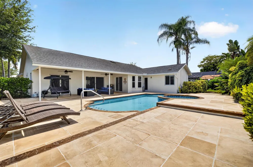 13708 Folkestone Circle Wellington, FL 33414