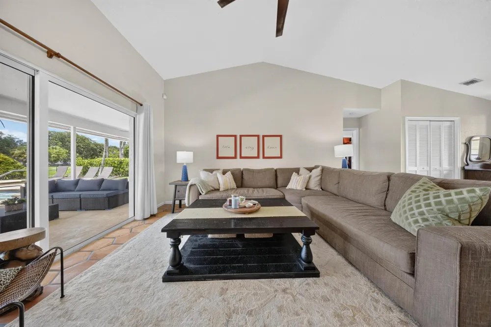 13708 Folkestone Circle Wellington, FL 33414