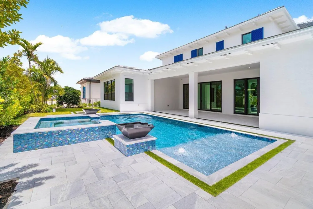 9148 CORAL ISLES CIRCLE #{Lot 13} Palm Beach Gardens, FL 33412