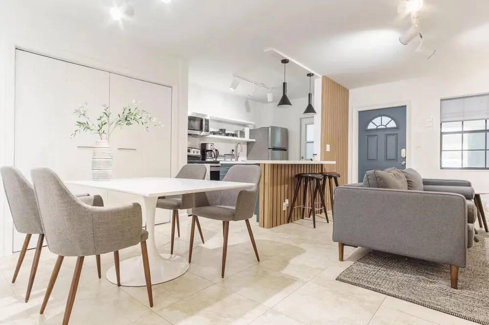 2404 NE 33RD AVENUE #4 Fort Lauderdale, FL 33305