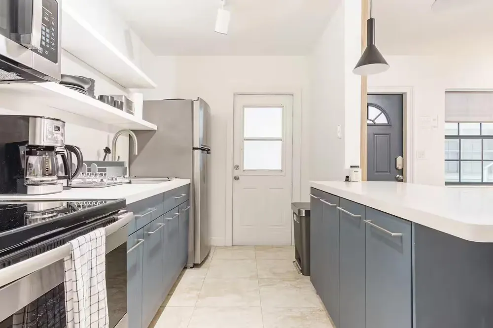 2404 NE 33RD AVENUE #4 Fort Lauderdale, FL 33305