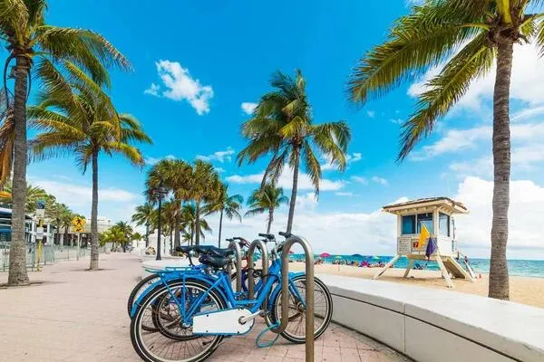 2404 NE 33RD AVENUE #4 Fort Lauderdale, FL 33305