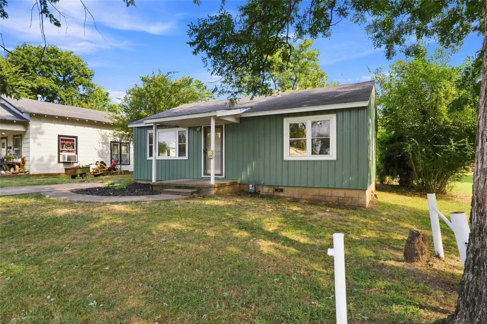 217 W 2nd Avenue Bristow, OK 74010