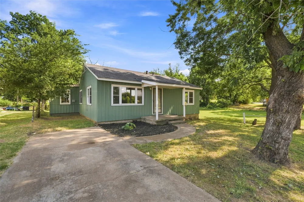 217 W 2nd Avenue Bristow, OK 74010