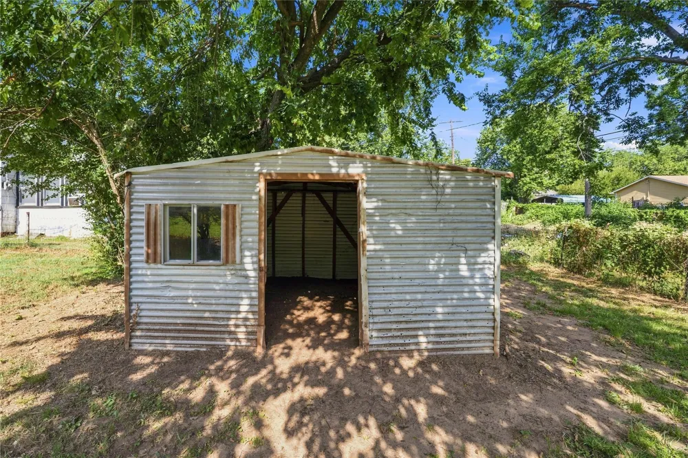 217 W 2nd Avenue Bristow, OK 74010