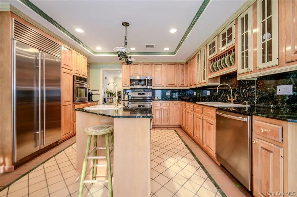 150 Harborview Drive Massapequa, NY 11758