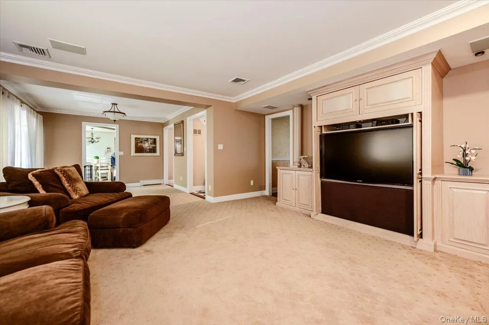 150 Harborview Drive Massapequa, NY 11758