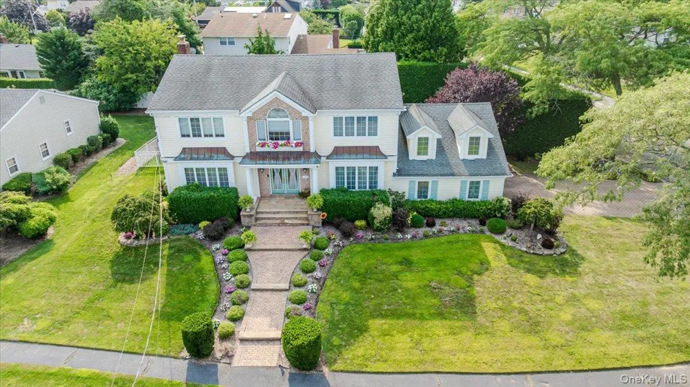 150 Harborview Drive Massapequa, NY 11758