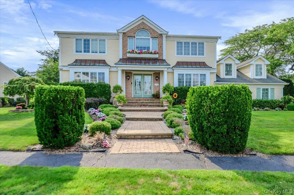 150 Harborview Drive Massapequa, NY 11758
