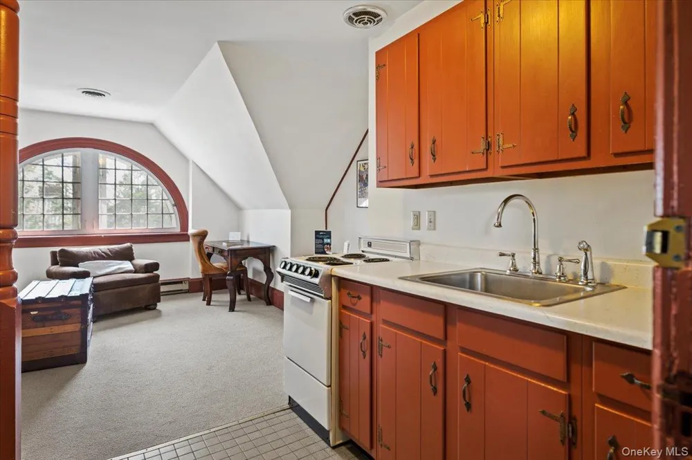 605 N. Broadway Call Listing Agent, NY 12866
