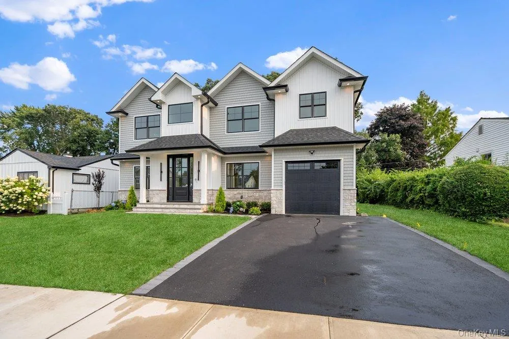 93 Morton Boulevard Plainview, NY 11803
