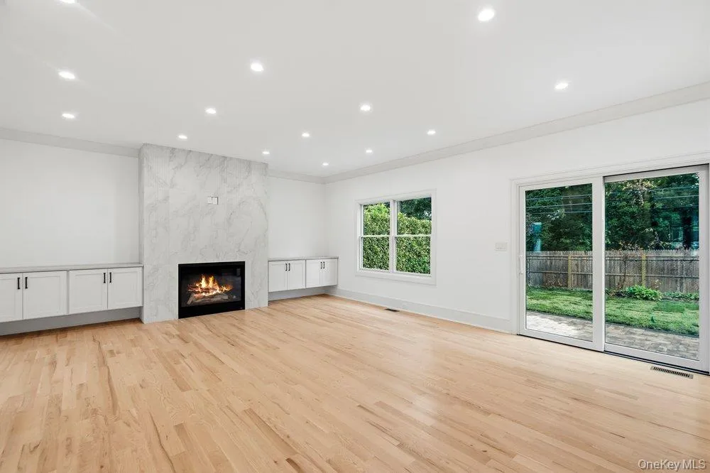 93 Morton Boulevard Plainview, NY 11803