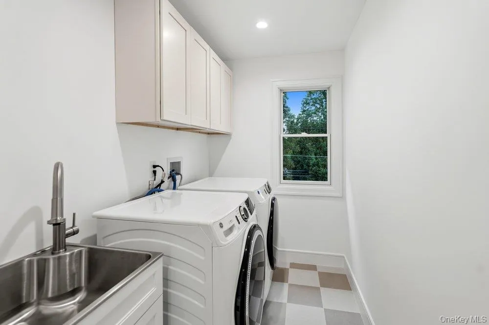 93 Morton Boulevard Plainview, NY 11803