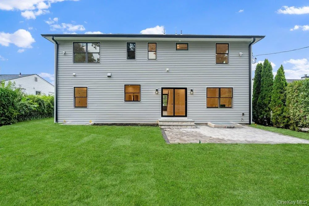 93 Morton Boulevard Plainview, NY 11803