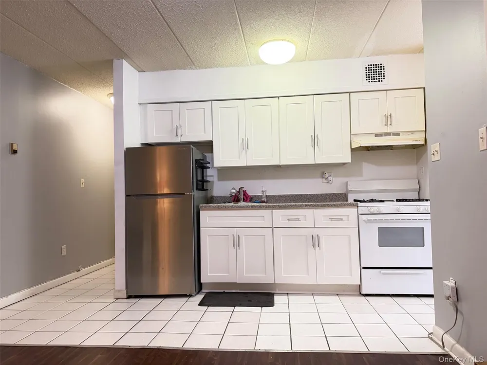 43-04 158th Street #3E Flushing, NY 11358
