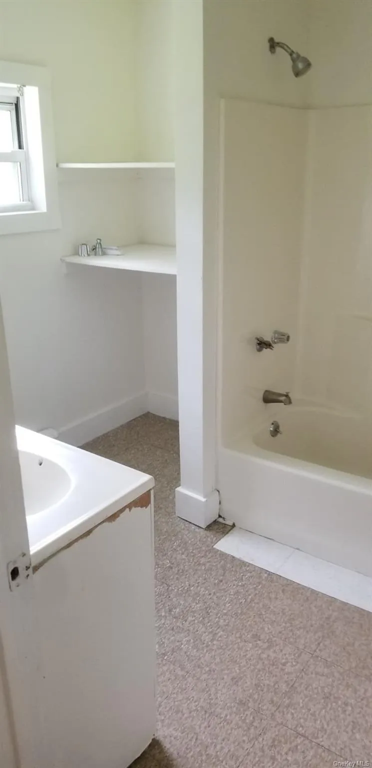 6 Broadhead Street Ellenville, NY 12428