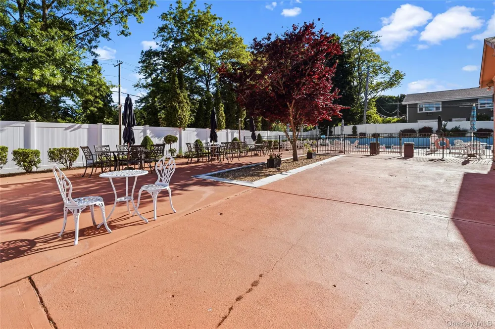 86 Cardinal Lane #2B Islip, NY 11751