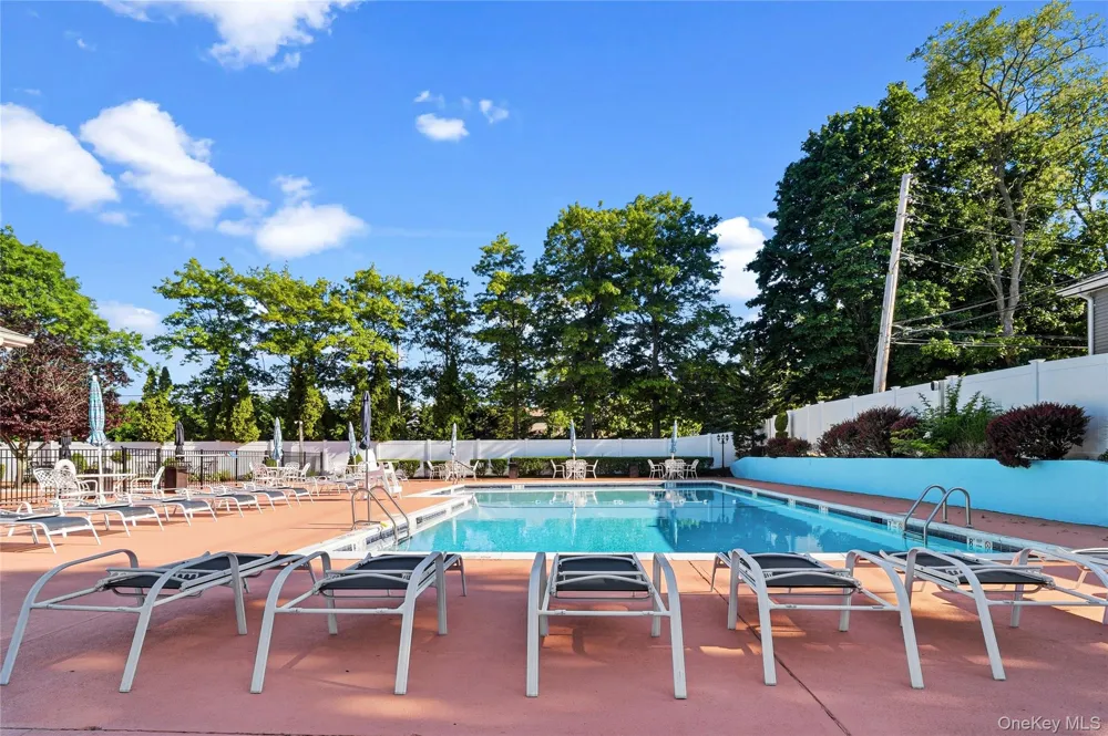 86 Cardinal Lane #2B Islip, NY 11751