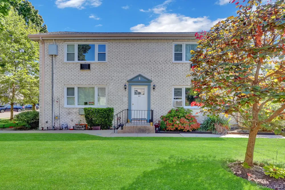 86 Cardinal Lane #2B Islip, NY 11751