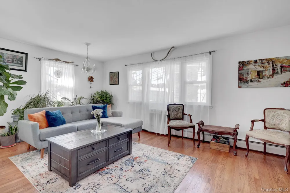86 Cardinal Lane #2B Islip, NY 11751