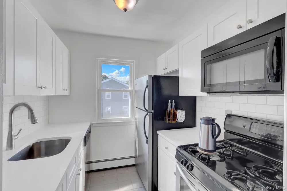 86 Cardinal Lane #2B Islip, NY 11751