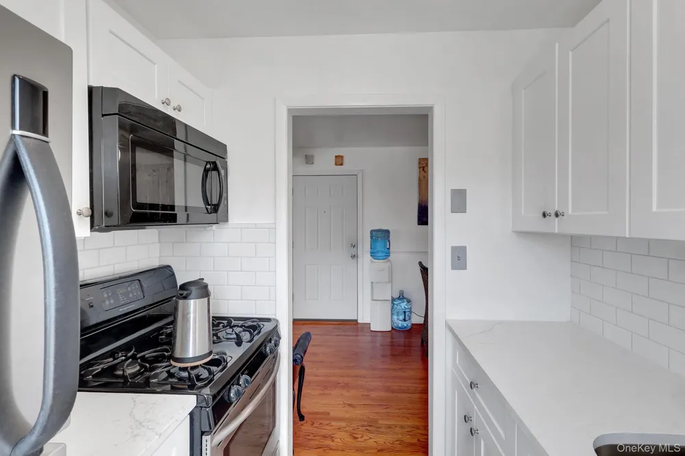 86 Cardinal Lane #2B Islip, NY 11751