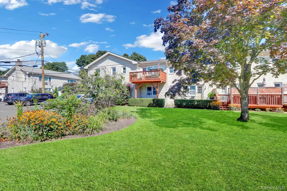 86 Cardinal Lane #2B Islip, NY 11751