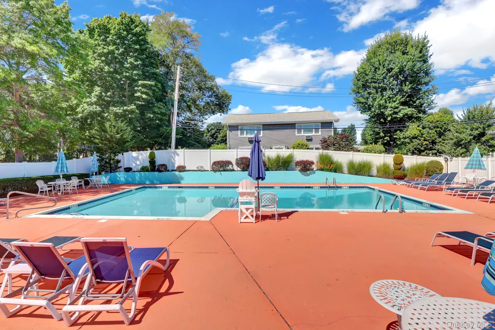86 Cardinal Lane #2B Islip, NY 11751