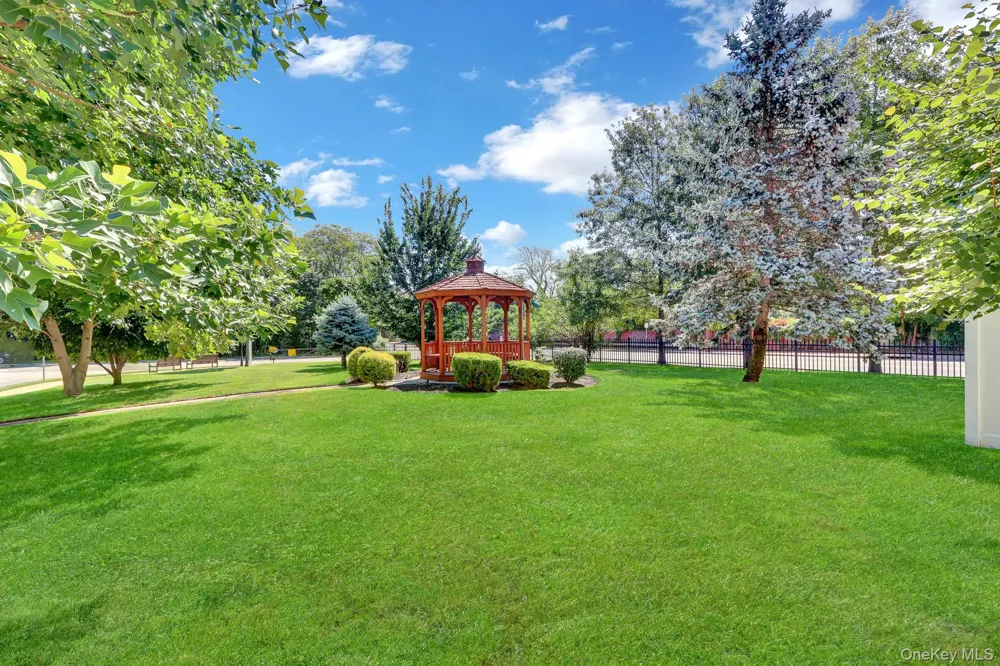 86 Cardinal Lane #2B Islip, NY 11751