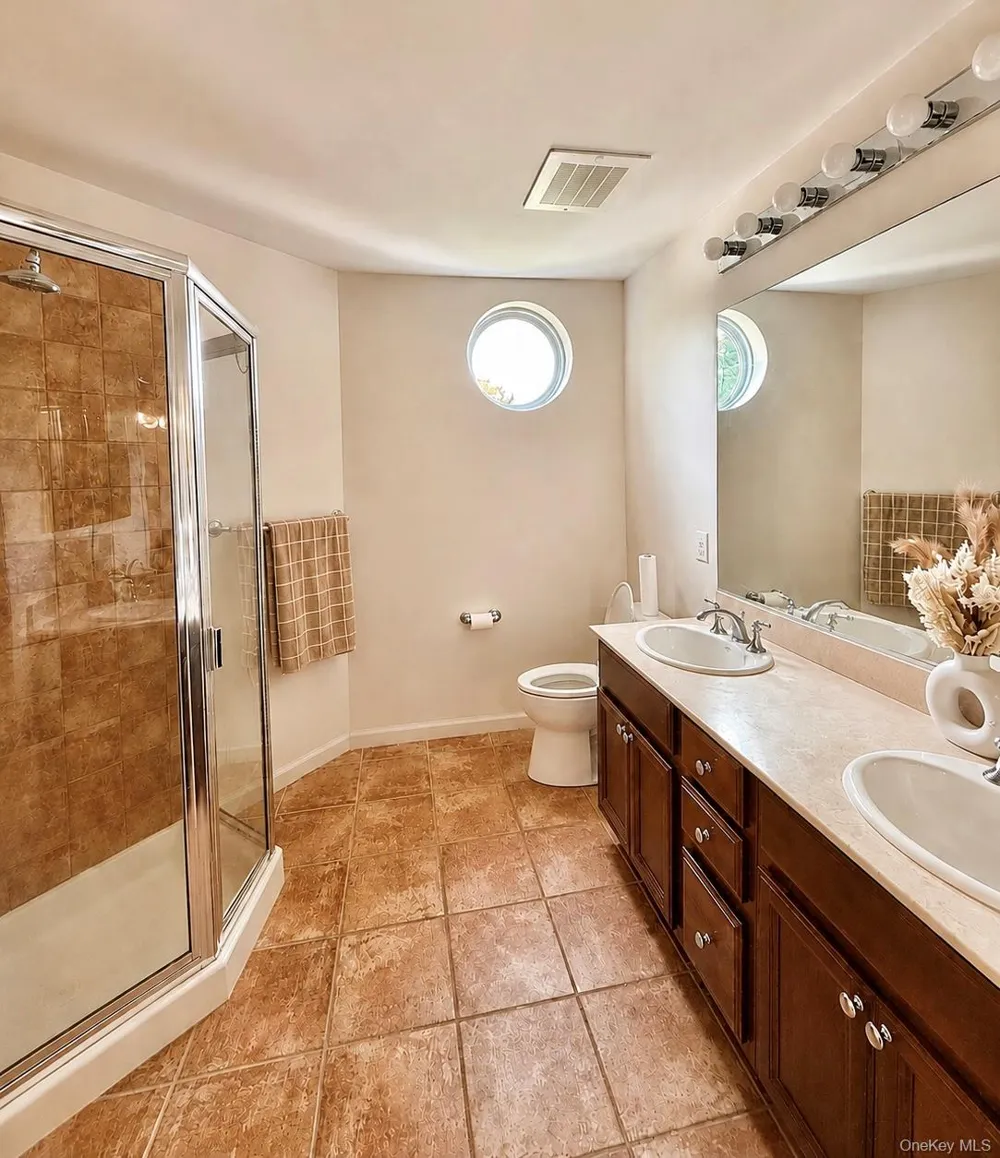 1207 Round Pointe Drive Haverstraw, NY 10927