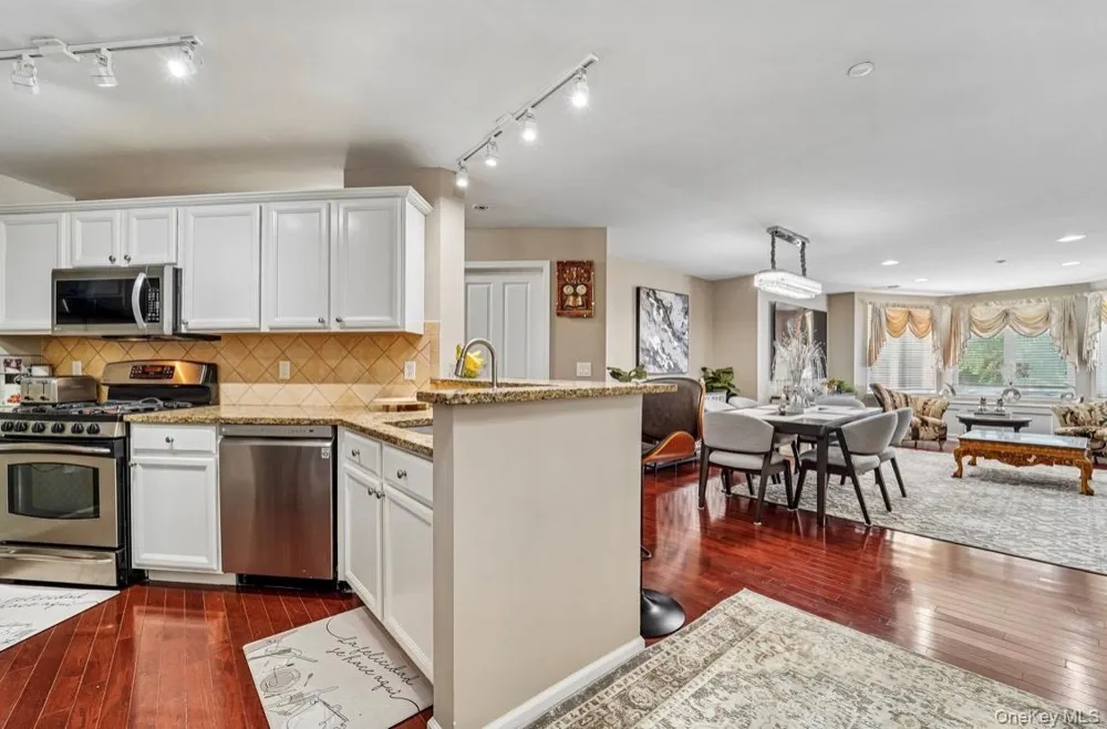 1207 Round Pointe Drive Haverstraw, NY 10927