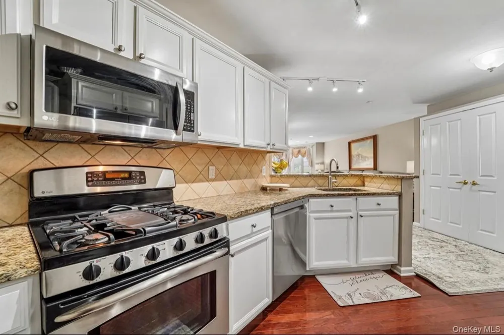 1207 Round Pointe Drive Haverstraw, NY 10927
