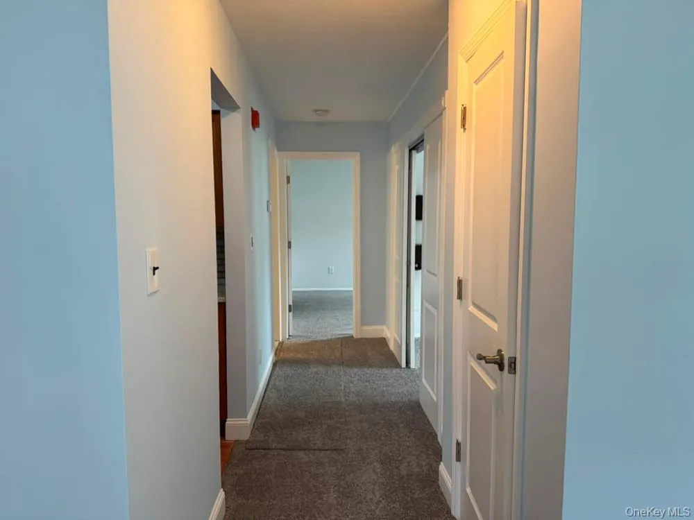 161 Fairview Circle Middle Island, NY 11953