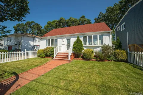 184 S Strong Avenue