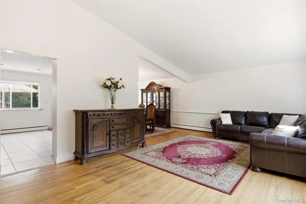 7 Laurie Place Glen Cove, NY 11542