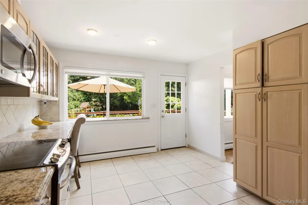 7 Laurie Place Glen Cove, NY 11542