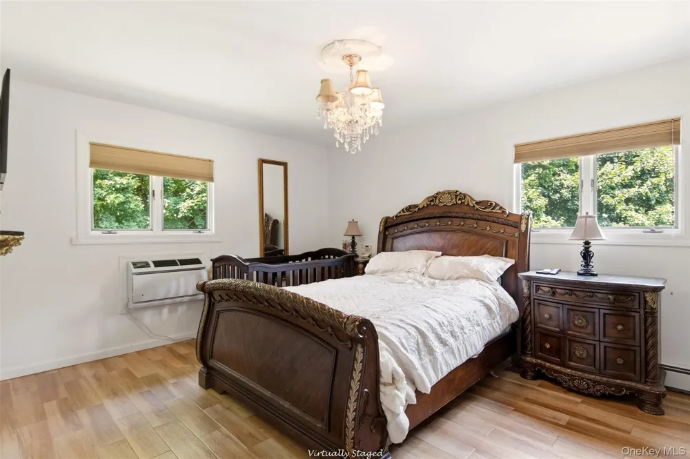 7 Laurie Place Glen Cove, NY 11542