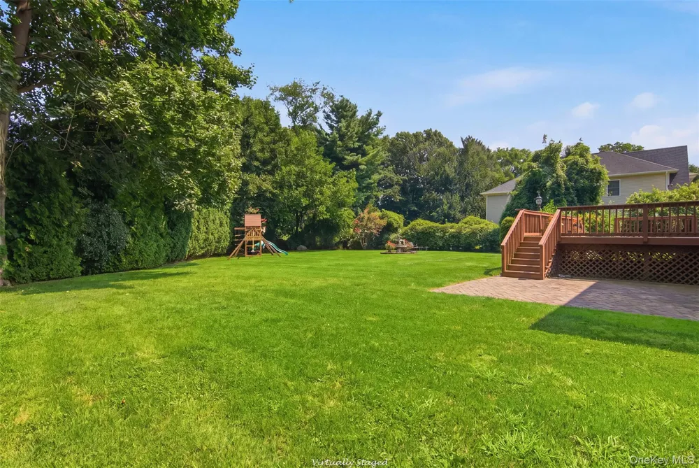 7 Laurie Place Glen Cove, NY 11542