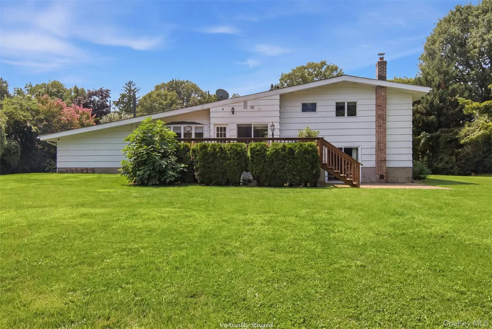 7 Laurie Place Glen Cove, NY 11542