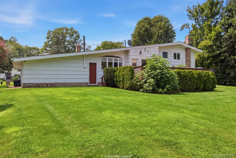 7 Laurie Place Glen Cove, NY 11542