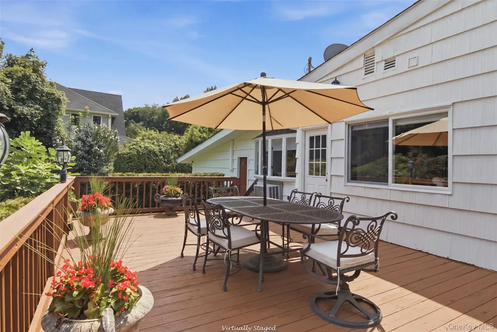7 Laurie Place Glen Cove, NY 11542
