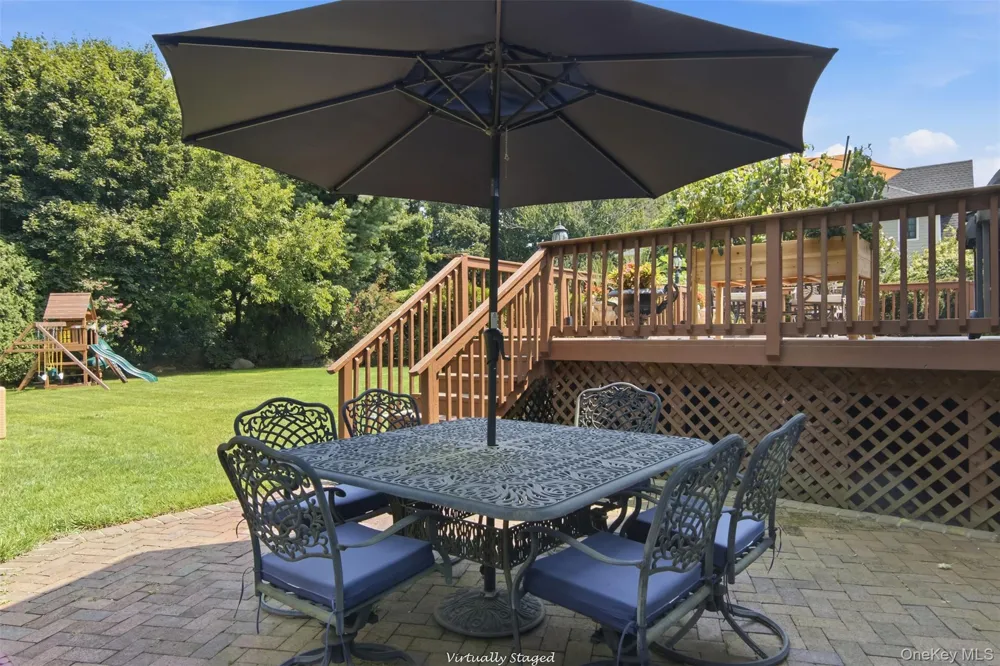 7 Laurie Place Glen Cove, NY 11542