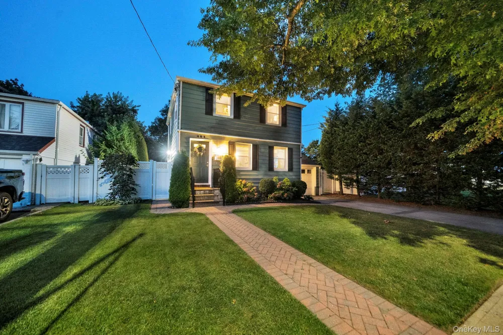 404 Little Whaleneck Road Merrick, NY 11566