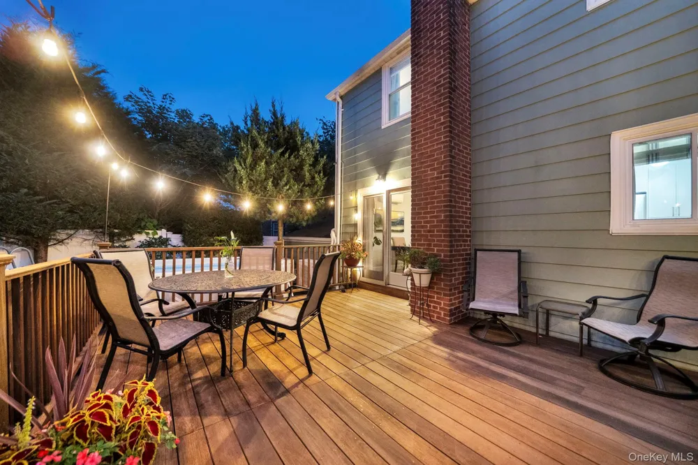 404 Little Whaleneck Road Merrick, NY 11566