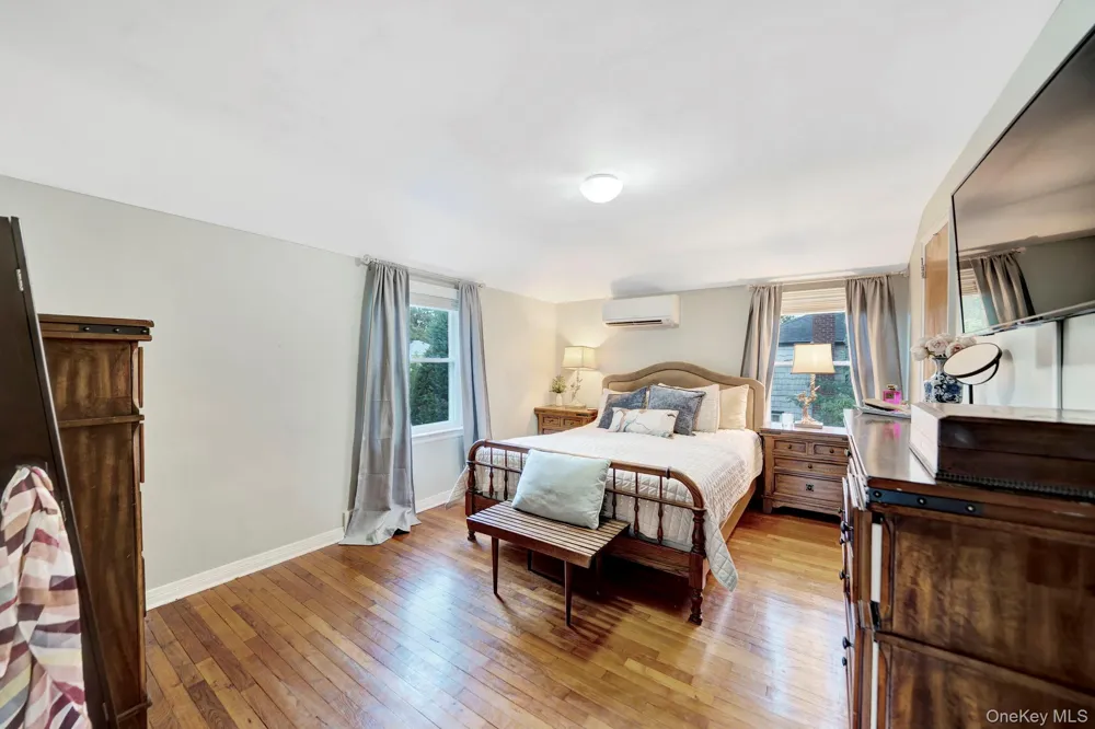 404 Little Whaleneck Road Merrick, NY 11566