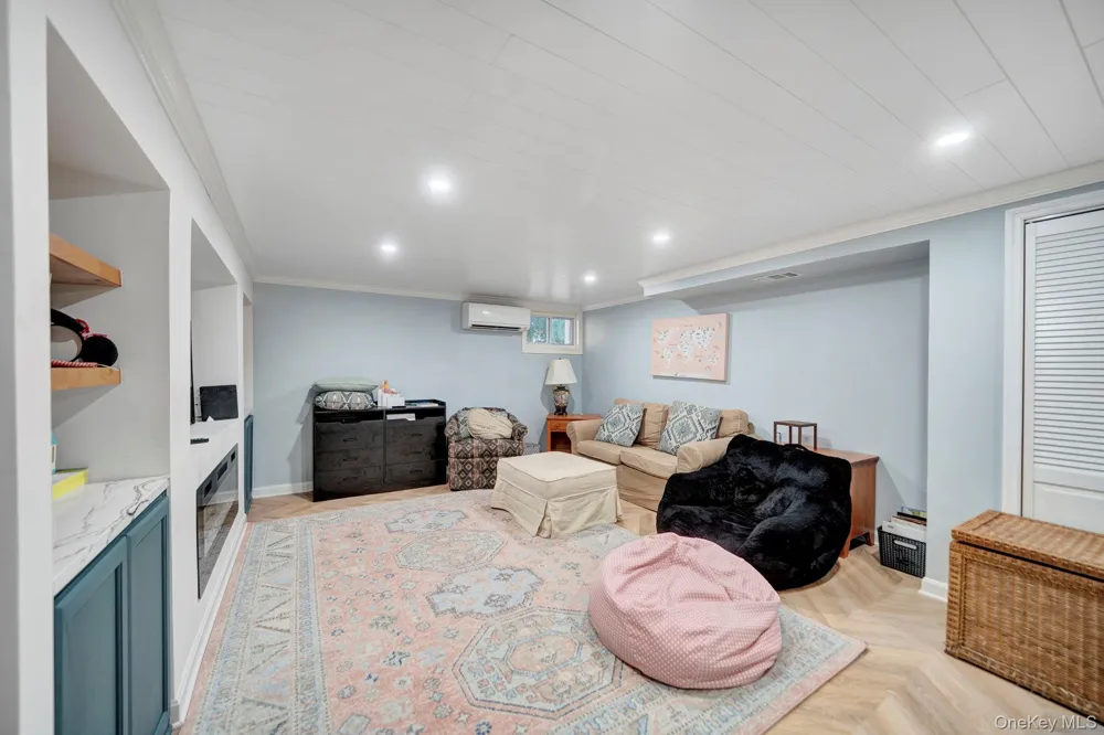 404 Little Whaleneck Road Merrick, NY 11566