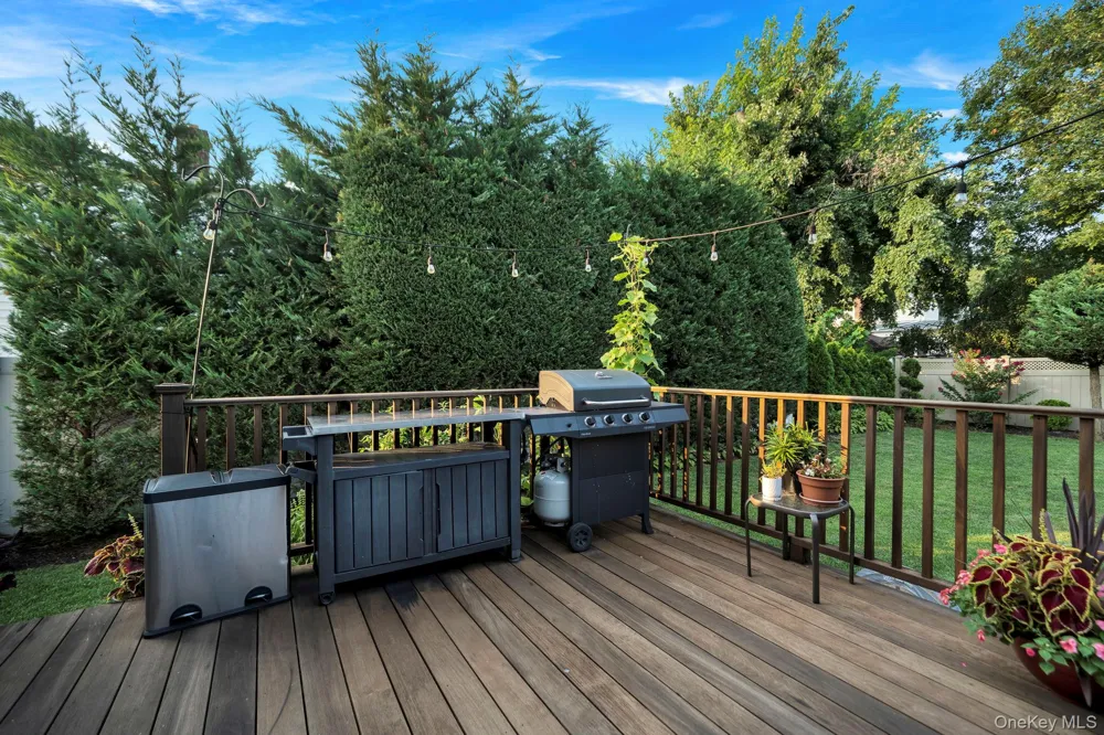 404 Little Whaleneck Road Merrick, NY 11566