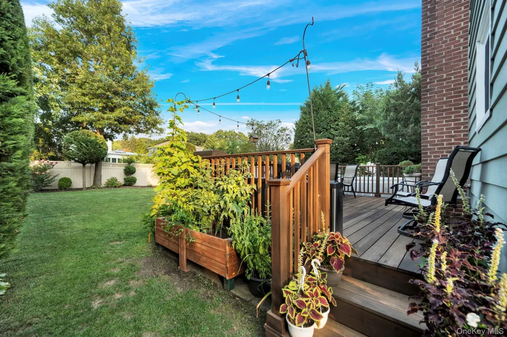 404 Little Whaleneck Road Merrick, NY 11566