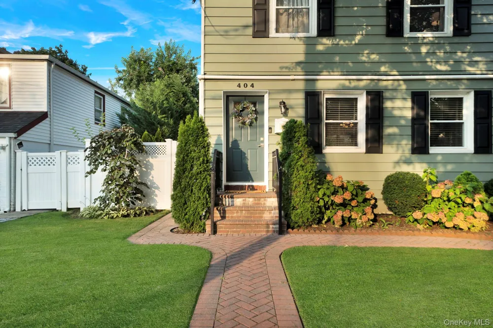 404 Little Whaleneck Road Merrick, NY 11566