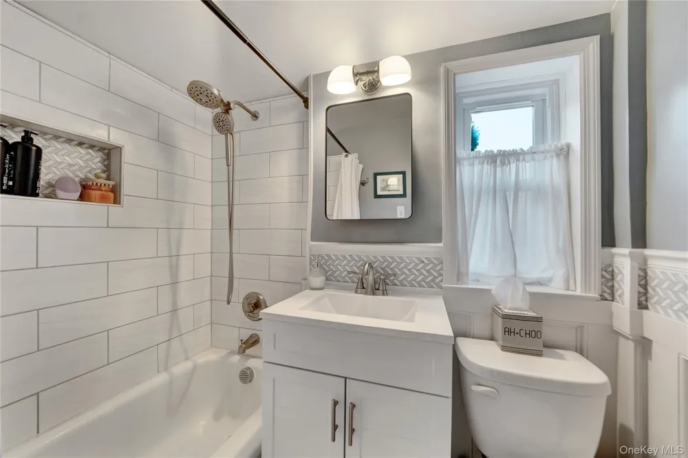 404 Little Whaleneck Road Merrick, NY 11566